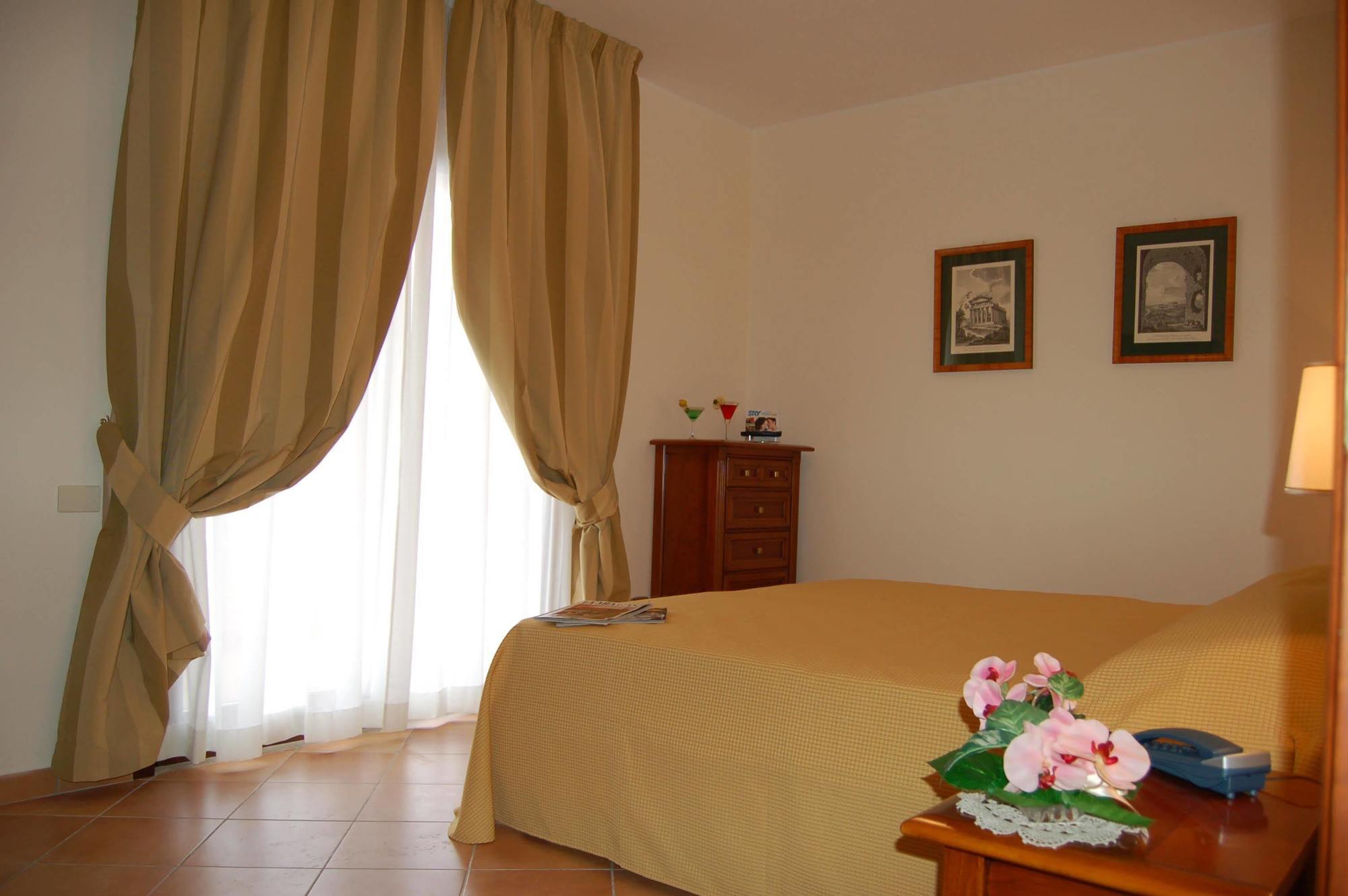 Minerva Resort Hotel Paestum Ngoại thất bức ảnh